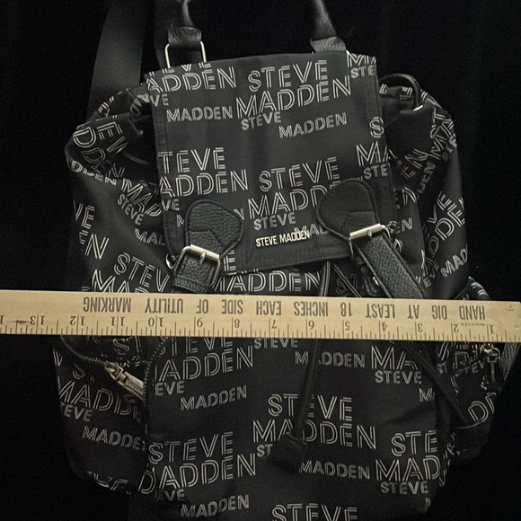 Steve Madden Black Nylon White Logo Cinch & Flap Top Back Pack w/ 4 Zip Pockets - Picture 13 of 13